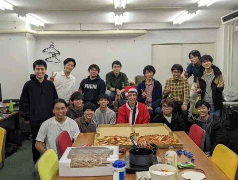 クリスマス会兼忘年会を開催しました